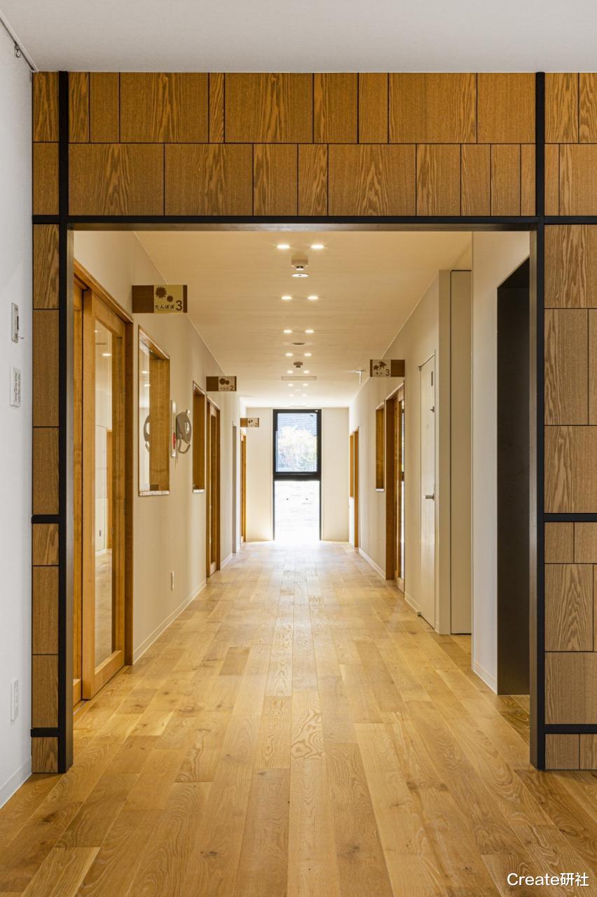 EZ 幼儿园,阶梯空间搭建趣味游戏场所 / 日比野设计 + Kids Design Labo