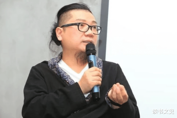 程青松|52岁的电影人程青松宣布出柜19岁的大一男生，两人相差33岁是真爱吗？