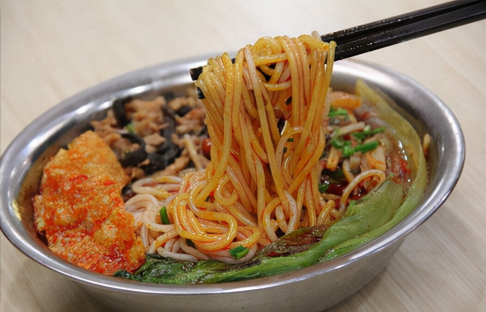 我看别人开饭店赚钱,自己也开了一家,结果坑了全家人