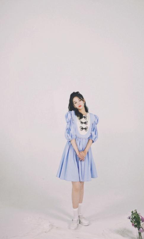 大时尚大观点 周也携新剧《护心》来袭，黑袍造型飒气十足，眼神全是戏