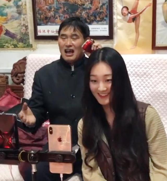 火腿走天下 大衣哥儿子结婚，因一百万彩礼和长相被“攻击”，是怎么一回事？