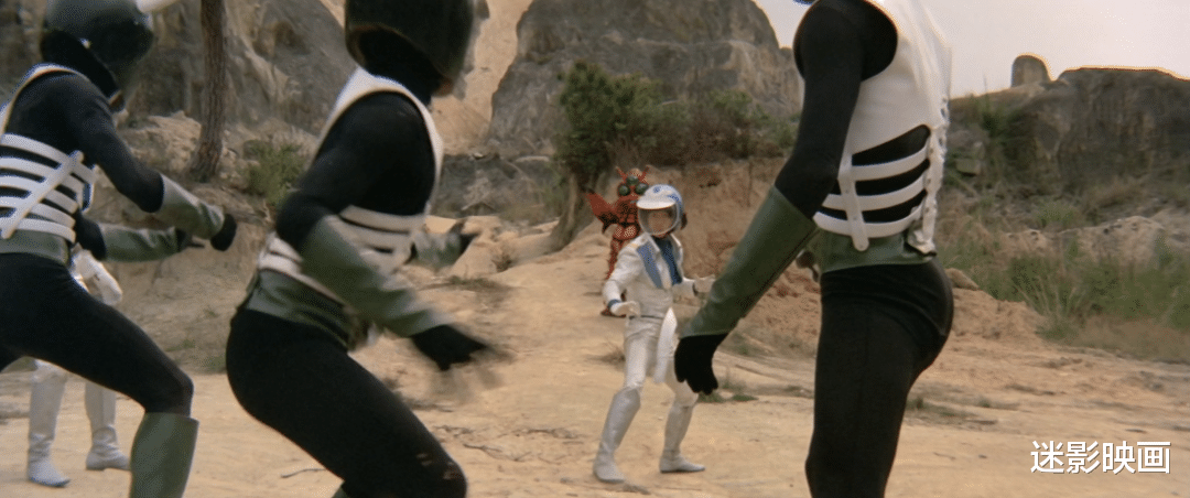 吴孟达|46年前的港版奥特曼，华语首部超级英雄片，剧情奇葩雷人却烂成神作！