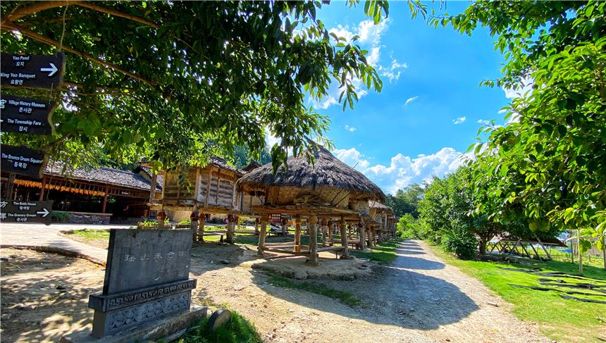 杨幸幸聊奇闻|贵州大山深处的瑶族山寨，百年禾仓群十分原生态，宛若世外桃源