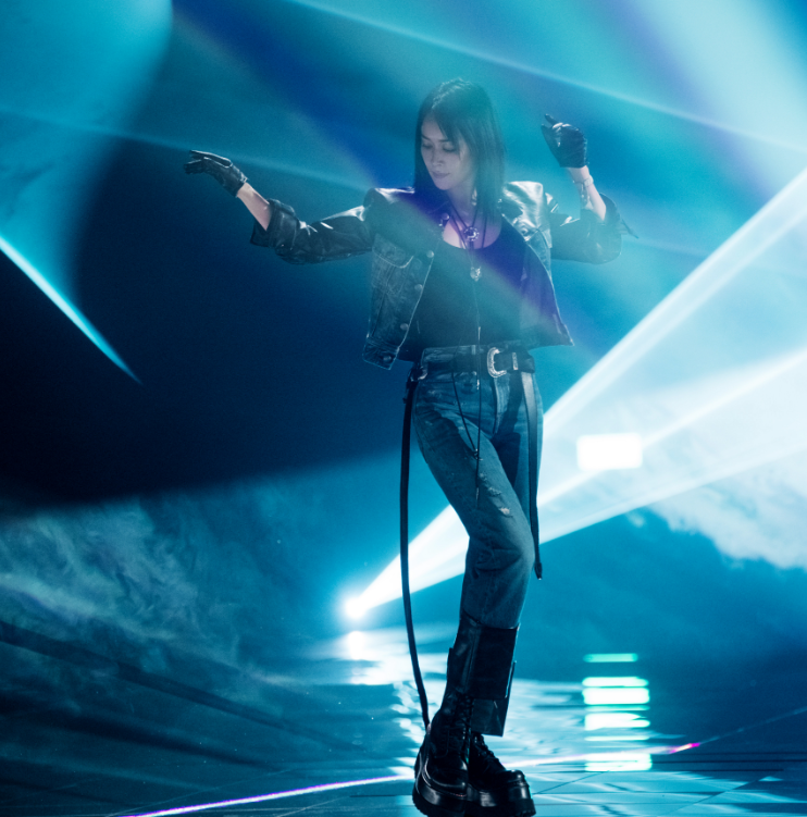 穿衣搭配|张柏芝美得惊艳，王鸥又美又撩，胡静从头到脚不到五百元