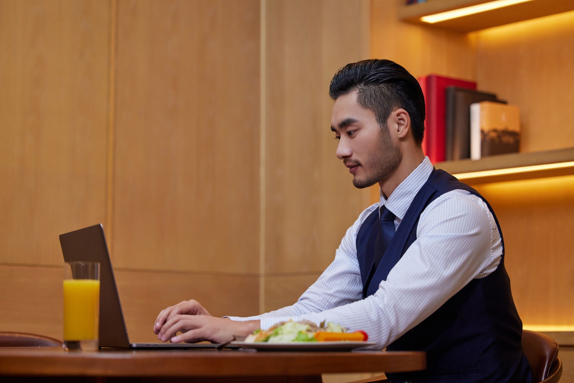 天秤座|《认知突围》：道理都懂却过不好这一生，除了懒，还有别的吗？