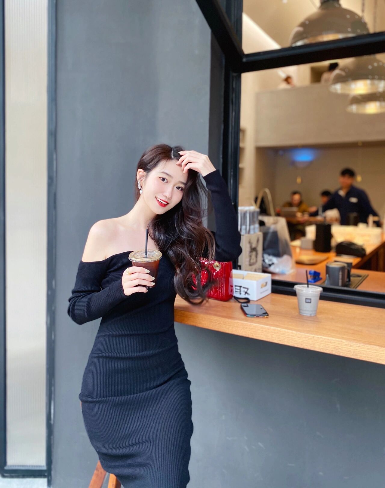 老板娘|舍友被公司淘汰,特别跟我说,以后只要提出离职,就不要再回头