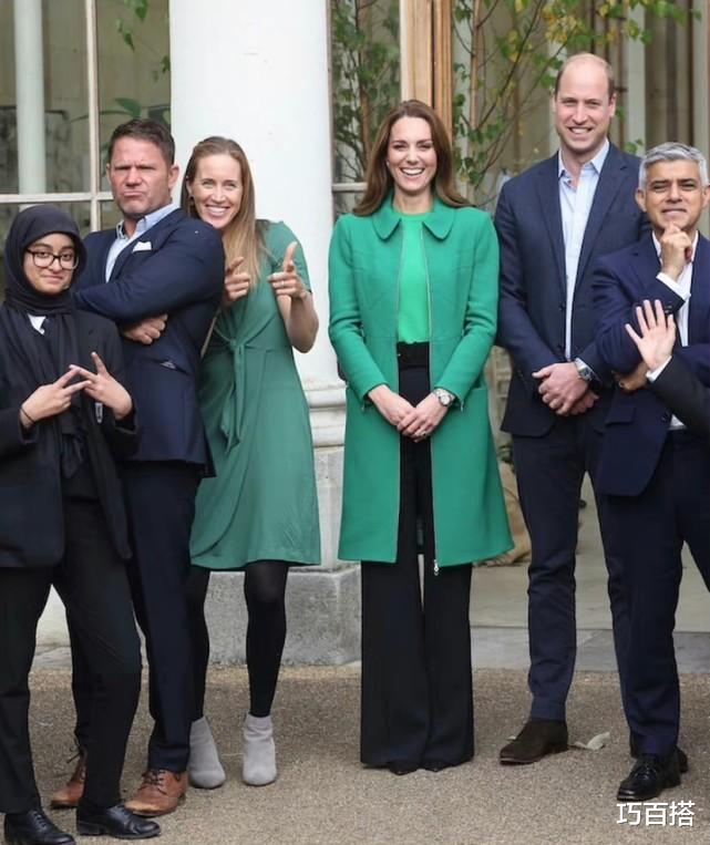巧百搭 凯特王妃真是名副其实的“带货一姐”,工作装够职业,私服够休闲