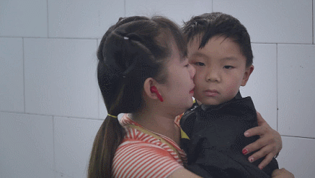 国产剧 这部老外拍摄的中国脱贫往事，竟然打败了99.99%国产剧？