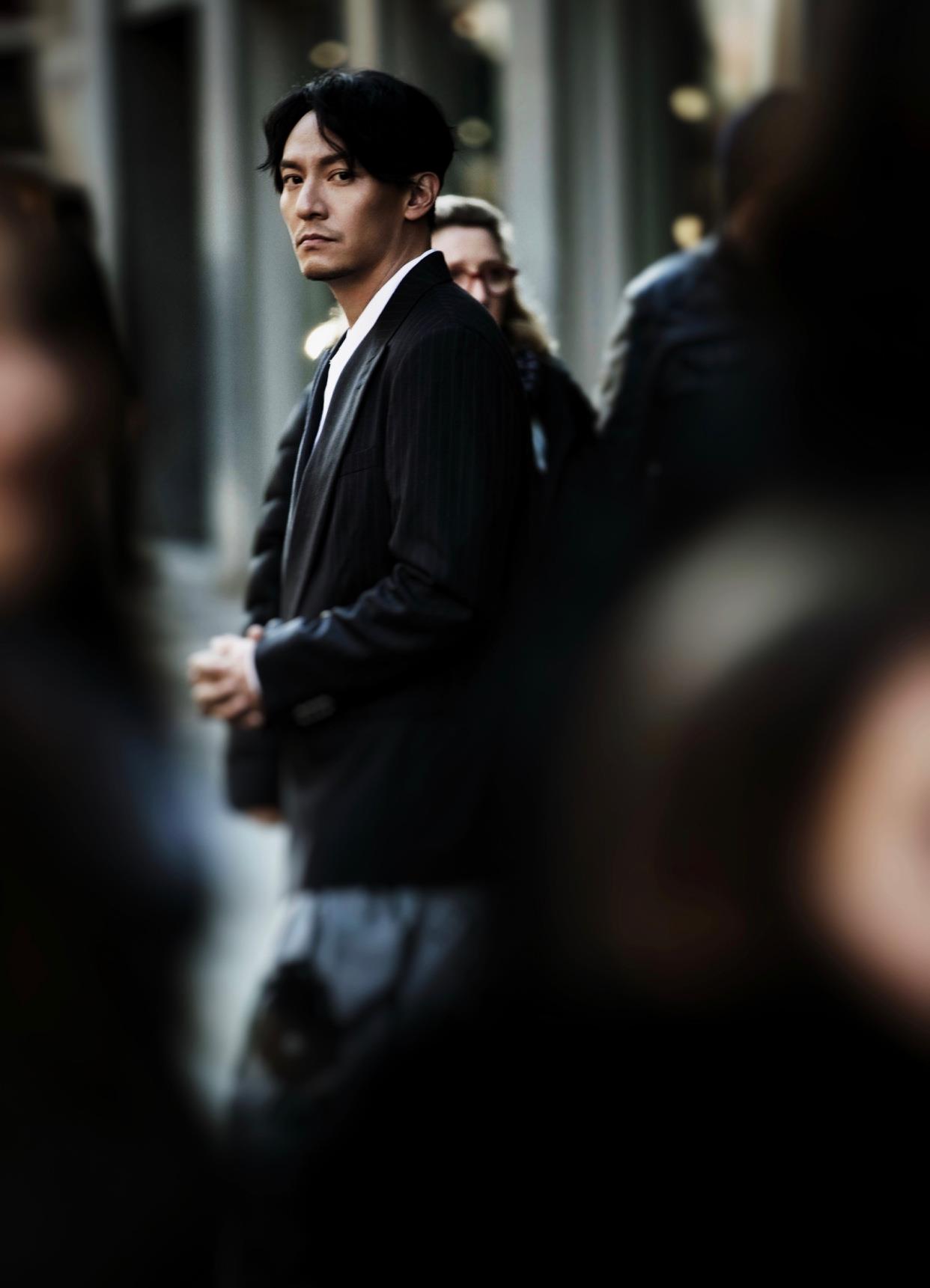 木木尔小倩 怎么会有人,发呆都这么帅?