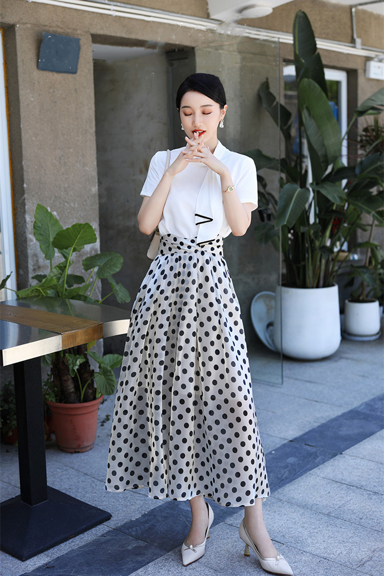 衬衫|夏天上班时，别穿得太花俏！“衬衫+半身裙/裤”穿搭：演绎气质美