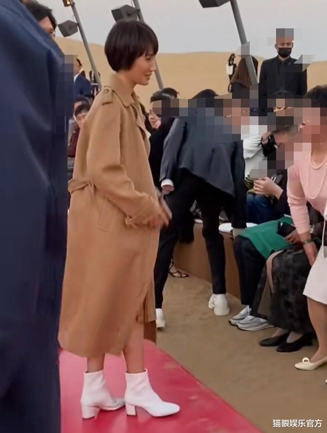 袁泉|43岁袁泉现身看秀，深鞠躬与马龙握手超谦虚，出众气质惹路人偷拍