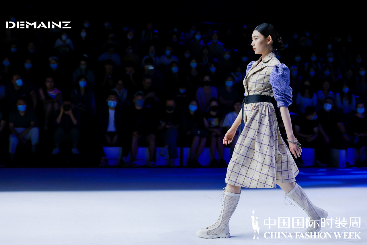 魔都时尚生活|陈志华·DEMAINZ地缦《幻醒》2022春夏时装周圆满发布|尚赋