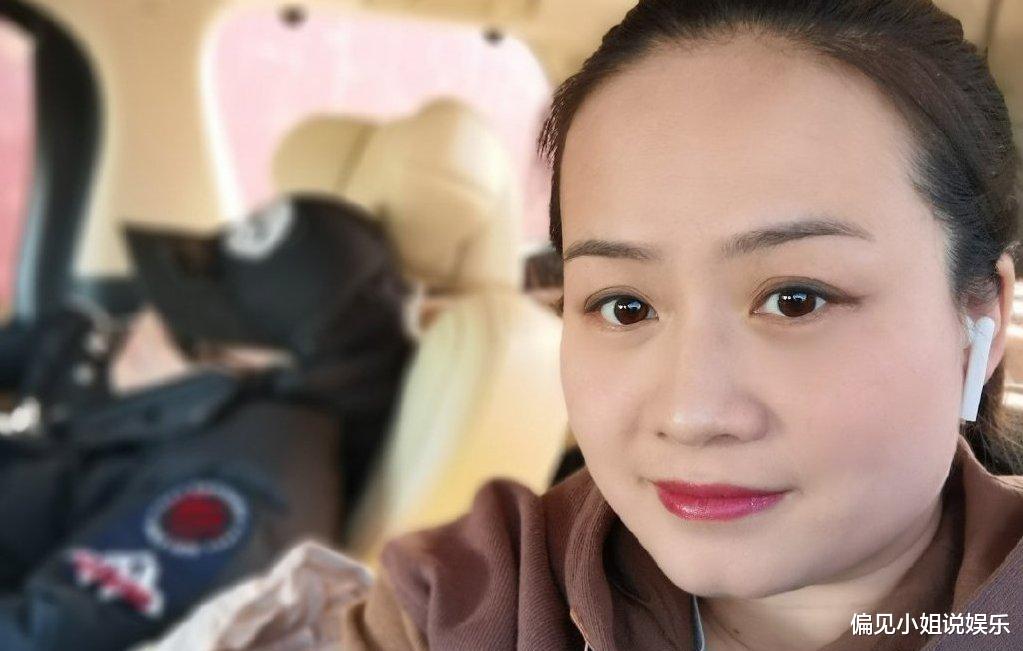 岳云鹏|德云社岳云鹏妻子接地气，买东西排队不讲特权，给娱乐圈做了榜样