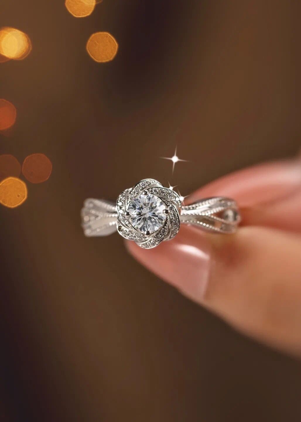 谛珂珠宝钻戒定制 花花世界の浪漫,看了这些花花钻戒,是不是也想拥有一枚?