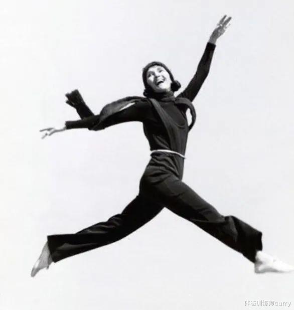 体态训练师curry|98岁活成18岁少女模样，这个女人让全世界惊艳、折服！