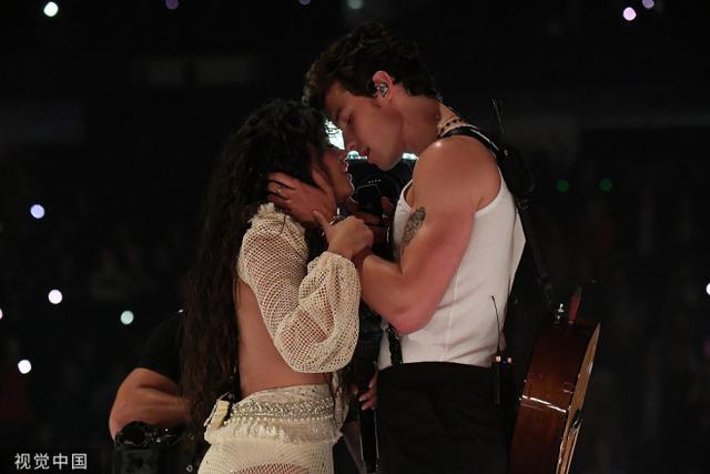 神威乐斗|萌德、卡妹官宣分手！2年情逝：继续当最好的朋友