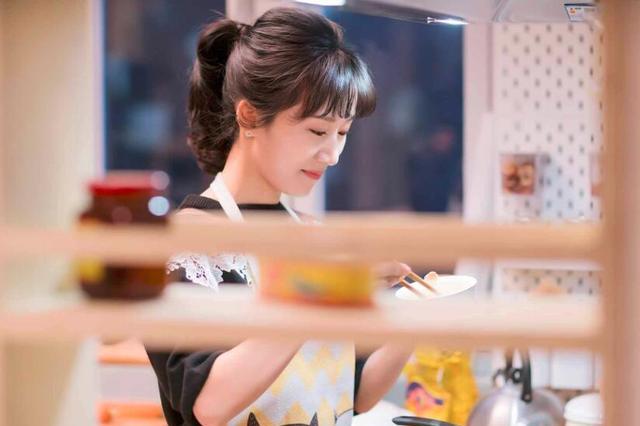 穿衣搭配|《正青春》后又一部同题材剧来袭，刘涛主演，两大女配更让人期待