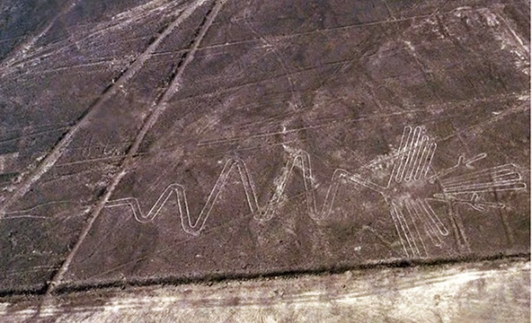 宇航员 2000年前，是谁在山上画了个宇航员？究竟是画给谁看的？