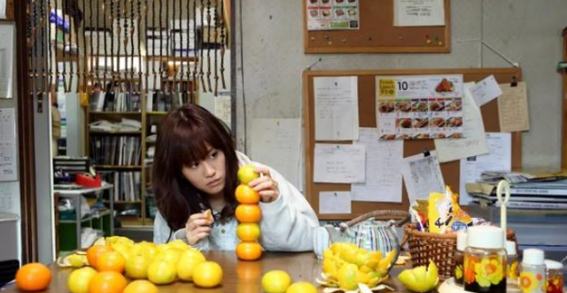 深圳市|“流浪女大学生”现身深圳街头,长相清秀且衣着干净,却拒绝工作