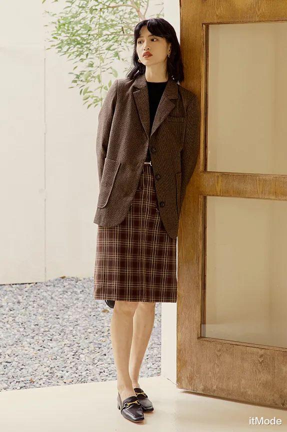 itMode 大毛衣+半裙,才是2021秋冬最气质时髦的打开方式!