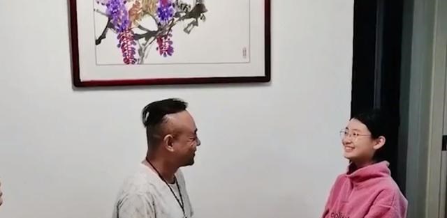 邹俊岚说 感动！山东13岁女孩郑重感谢继父，在全家人见证下正式改口喊爹