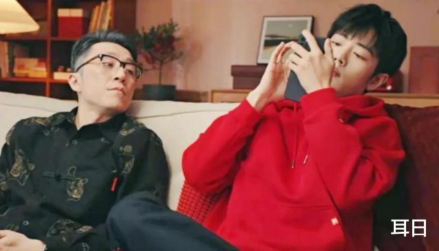 肖战|肖战时隔7年再拍合照,提前送祝福,时过境迁,嘴角弧度却是永恒