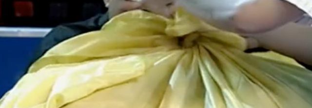 阳光语言矫正说|母亲的遗物中发现了龙袍，小伙子拿去鉴定，专家：请问祖上是何人