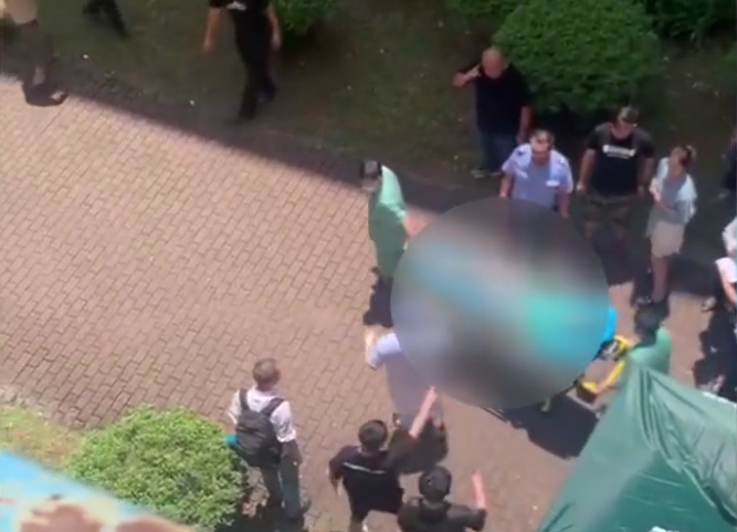 魔城一评 广东某高校一女生坠楼，经抢救无效身亡，此前疑似被怀疑偷外卖