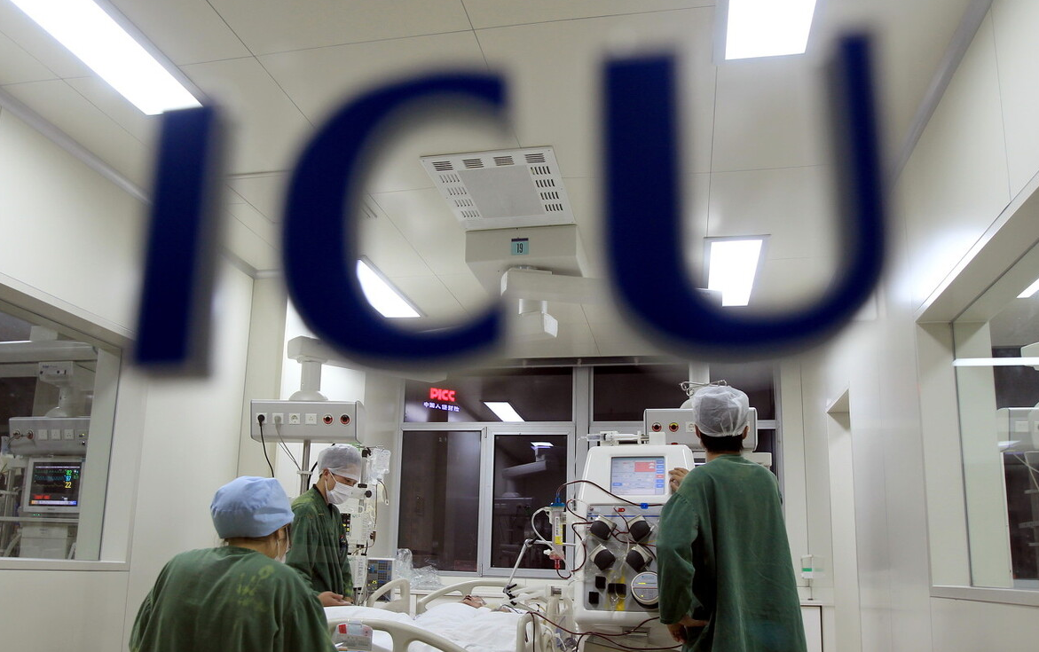 尿酸|50岁大叔腰痛入院，查出肾衰，回首往事：年轻的时候，太放纵了