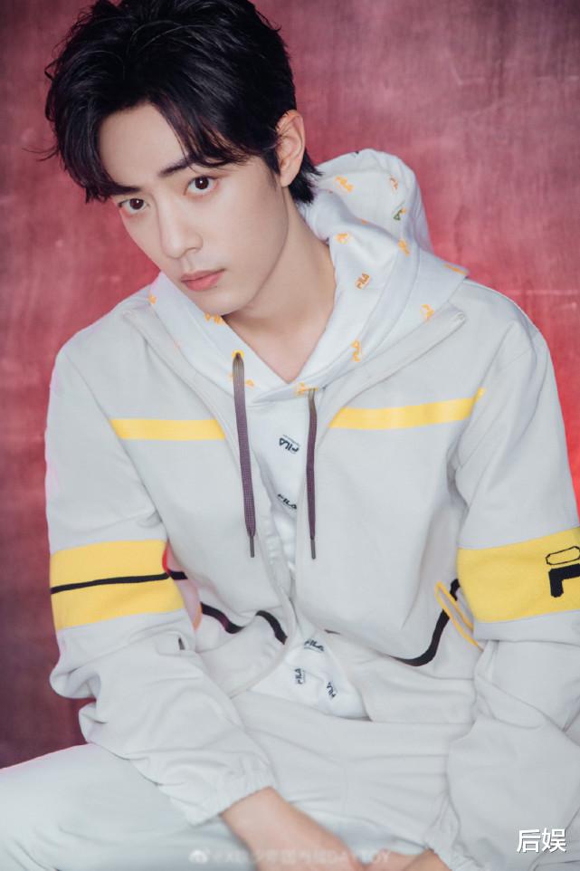 肖战|进粉丝群要手持身份证照，肖战工作室被追问：这是在欺负未成年吗