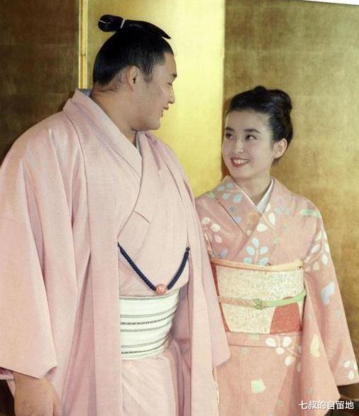 為什麼日本很多漂亮女孩都想要嫁給肥胖的相撲手？-圖4