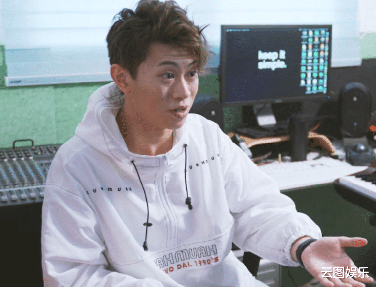 童星|知名童星黄宝龙近照帅气十足，息影后曾卖衣服，现继承爷爷的书店