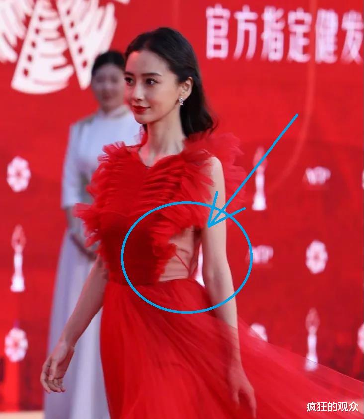 佟丽娅|离婚后的佟丽娅，好像开了挂，网友：红气养人