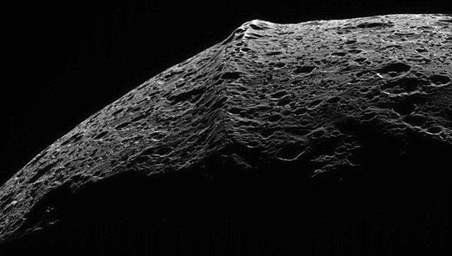 土星 若一个人以光速飞行10秒钟后再回到地球,他还能见到家人吗?