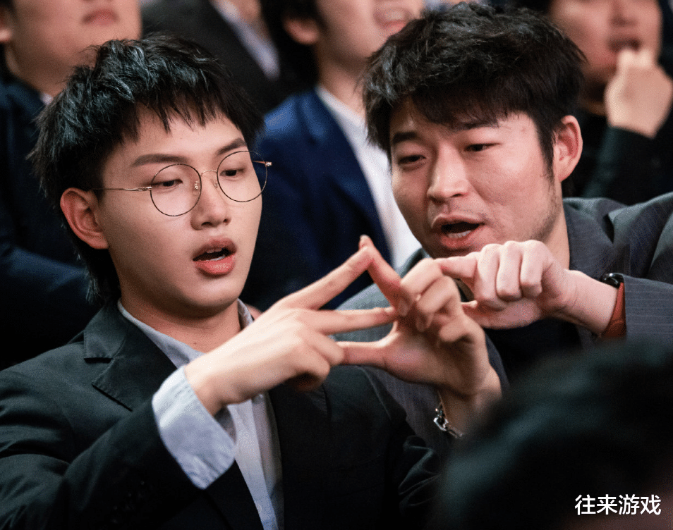 fly|fly拿出职业号冲击国服，看清和国一的差距，粉丝直言：不敢信！