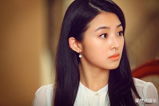 张含韵|被骂公交车，深陷陪睡丑闻，20岁闹解约，张含韵人生比你想象坎坷