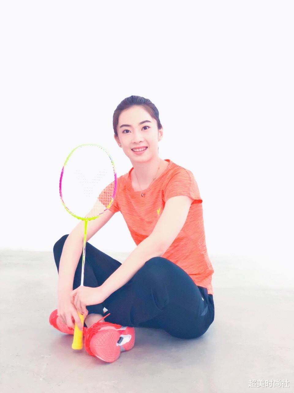 超美时尚社|羽坛老将谌龙与妻子同框!女方颜值神似王祖贤,曾是单打冠军