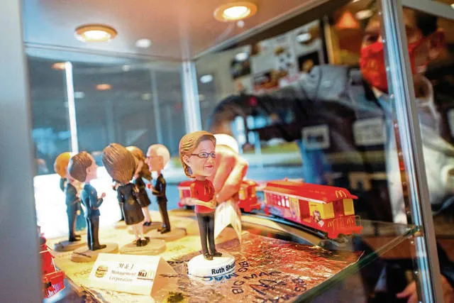 InsDaily|丈夫去世后，她去麦当劳打工，一干就干到100岁，根本不想退休！