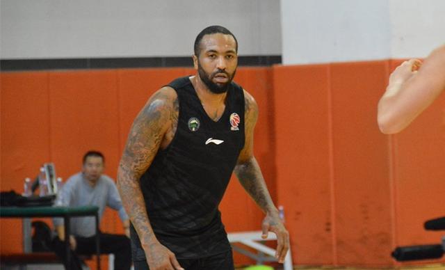 山東男籃|看看廣東簽外援的速度！山東男籃何時擼來第三外援？