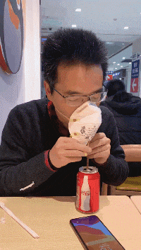 萌控孩|“小姐姐你这是什么打扮，牛仔短裤再套个丝袜，到底是冷还是热啊？”哈哈哈