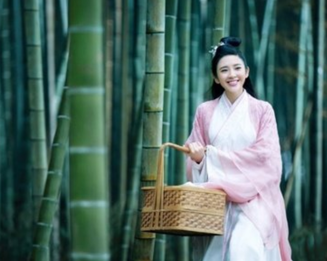 宿命|被称为爱笑的天使，与丈夫相恋8年步入殿堂，如今一家三口好幸福