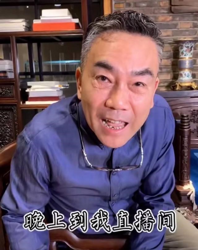 杨议|杨议直播再惹争议！面对镜头言语犀利，网友：骂起人来真招架不住