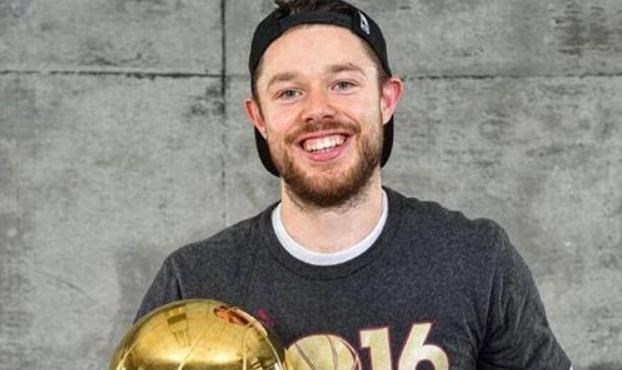 且听旭|告别NBA！詹姆斯护法签约澳洲冠军队 曾助骑士1-3逆转勇士夺冠