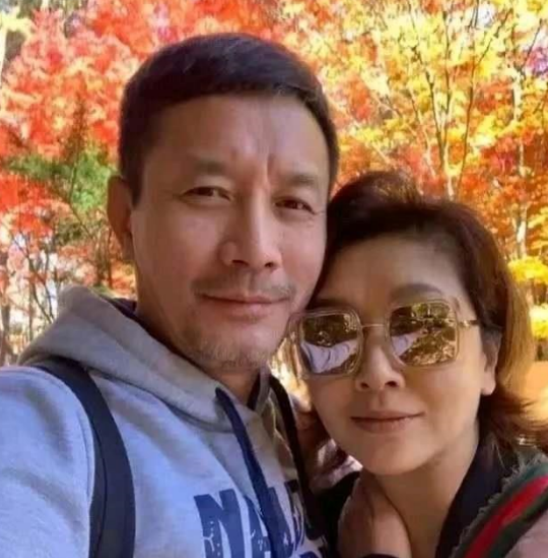 御姐|江珊和二婚老公秀恩爱，大呼甜蜜昵称很幸福，曾让靳东念念不忘