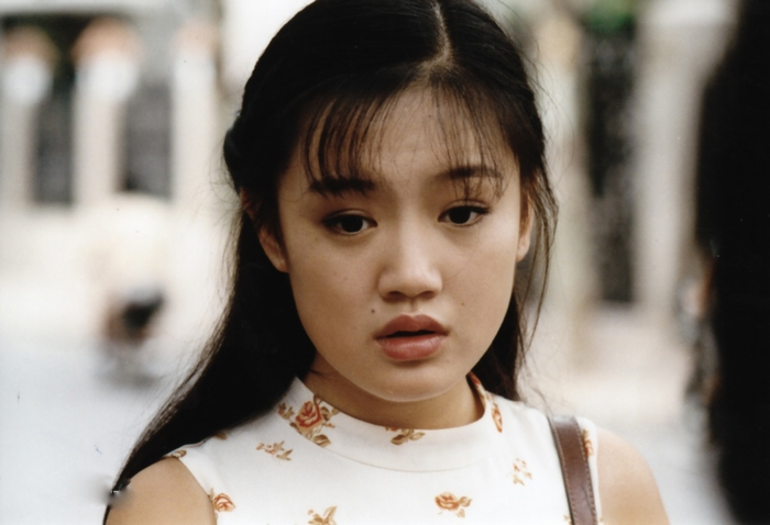 陈德容|4位不耐老的女星，有人中年发腮，有人才25就颜垮，各有各的心酸