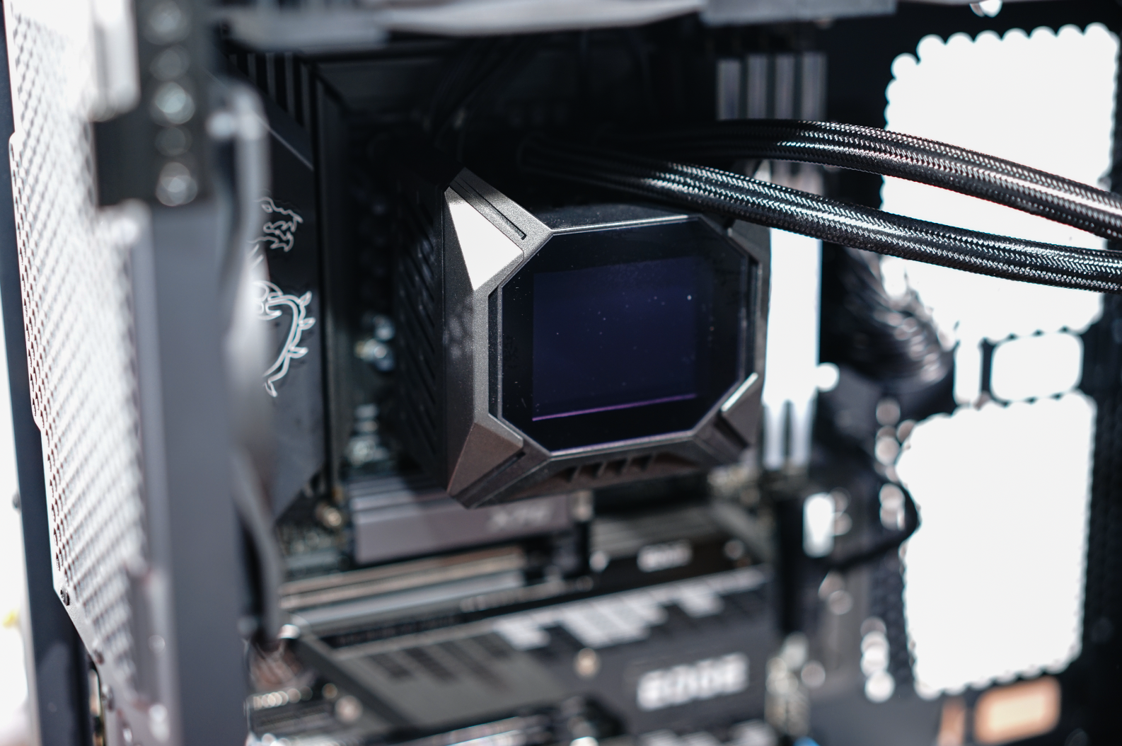 智能手表|12代处理器的超强搭档？微星MPG CORELIQUID K360水冷评测