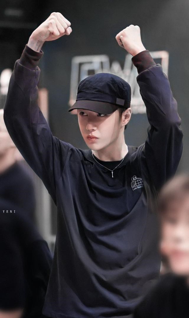 王一博|粉丝喊话王一博:做你想做的,我们是你的,你是自由的!