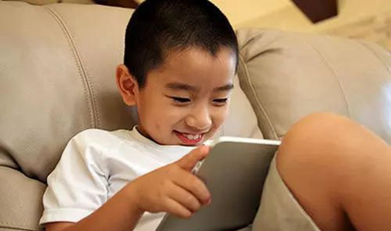 育儿铺子|让孩子堕落的“元凶”不是手机，也不是游戏，是父母不曾留意的它