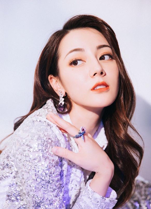 迪丽热巴|有种腰叫迪丽热巴“花盆腰”，女生看了都嫌弃，却是直男心中最爱