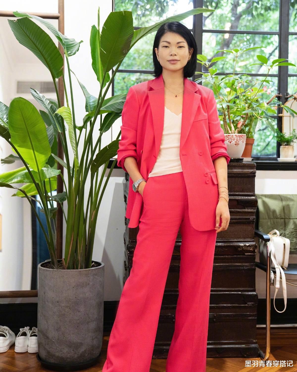 墨羽青春穿搭记 美人在骨不在皮，吕燕用基础款打造高级感，气质确实比外貌更重要